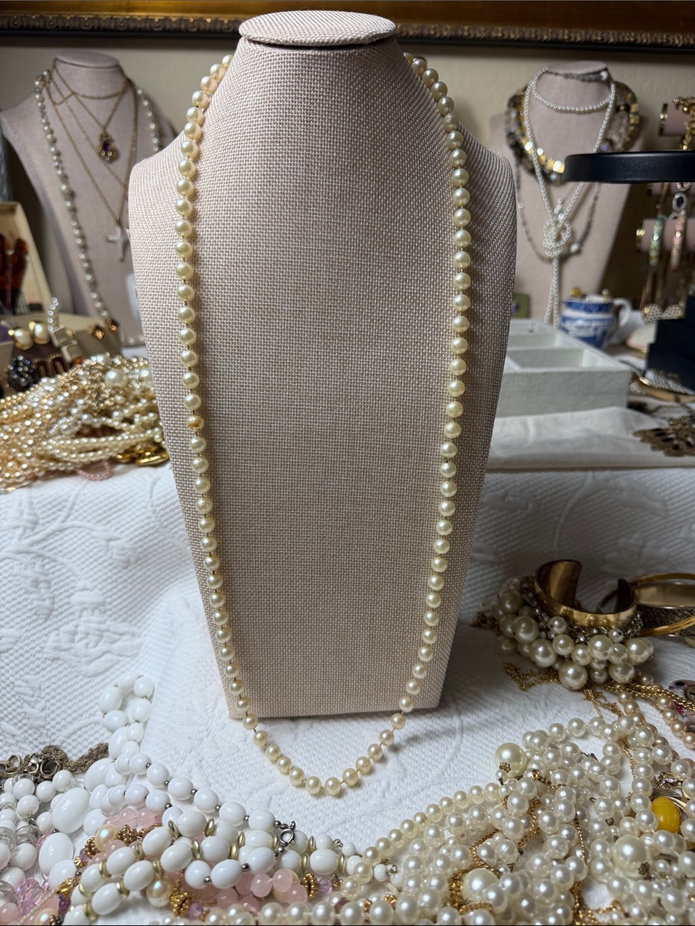 Classic Cream Pearl Necklace - Elegant Women's Jewelry